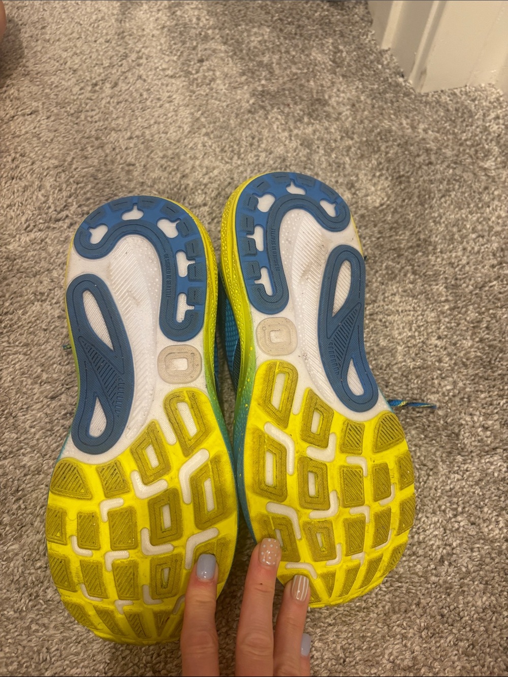 Brooks Rundisney Adrenaline 24 Women's Navy Blue and Yellow Running Shoes - Picture 5 of 6